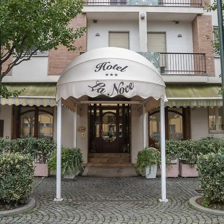 La Noce 3*