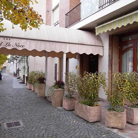 Hotel La Noce 3*